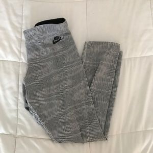 Nike crop leggings
